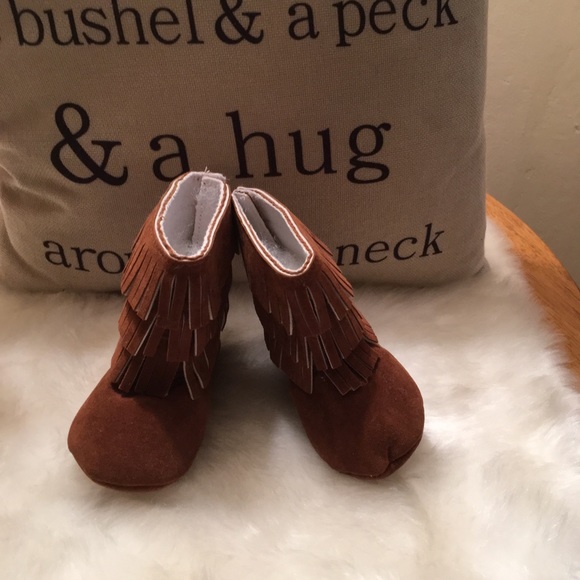 Baby Moccasins Brown Fringe Faux Leather - Picture 2 of 4